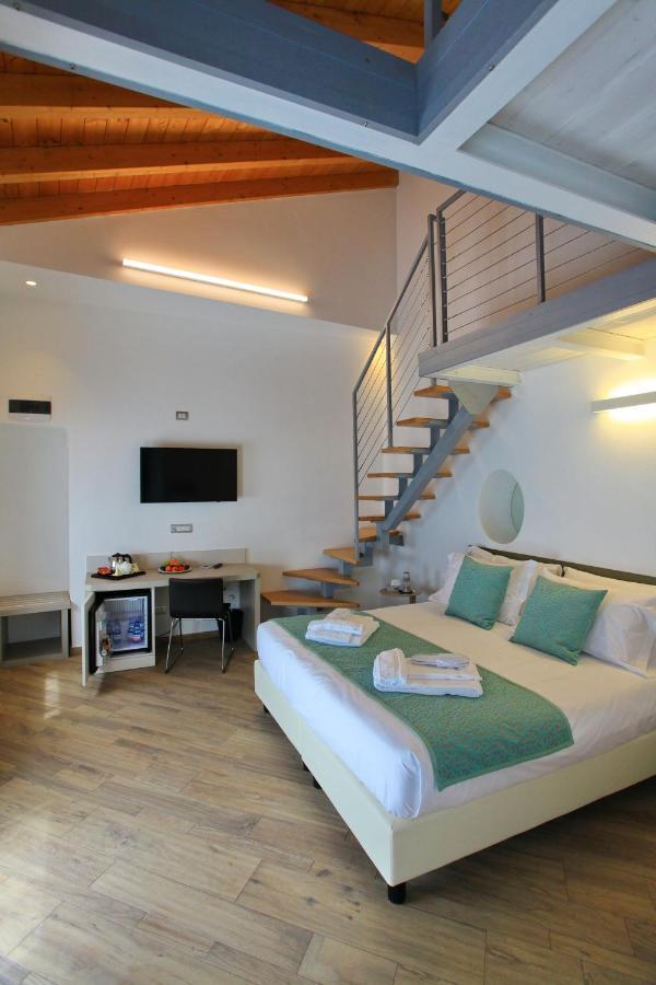 Hotel Ponti Angera Kültér fotó