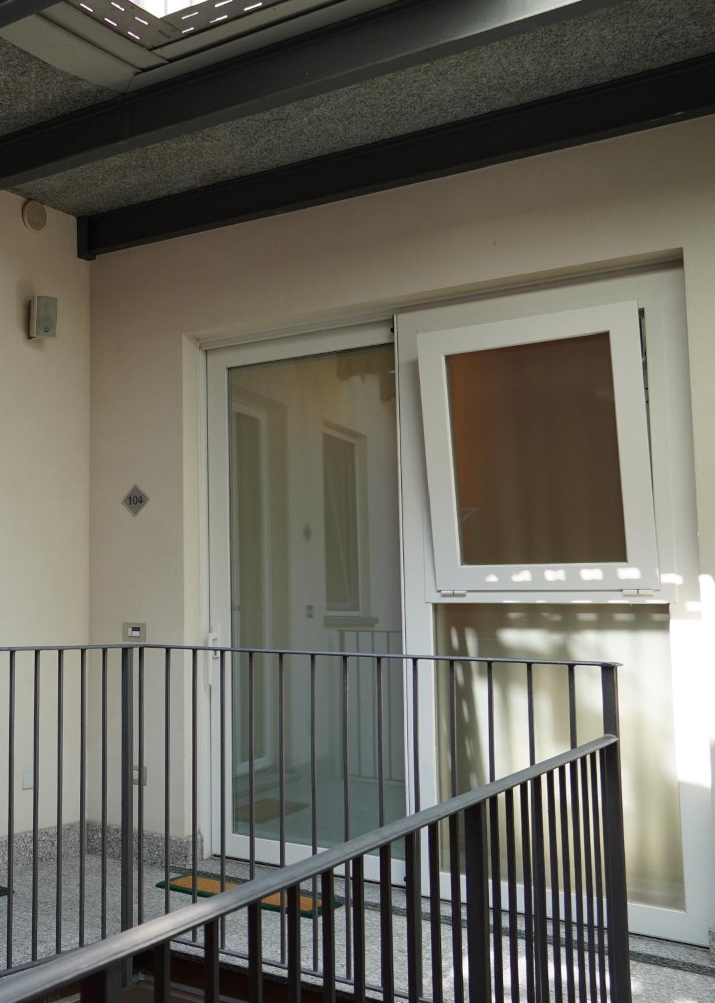 Hotel Ponti Angera Kültér fotó