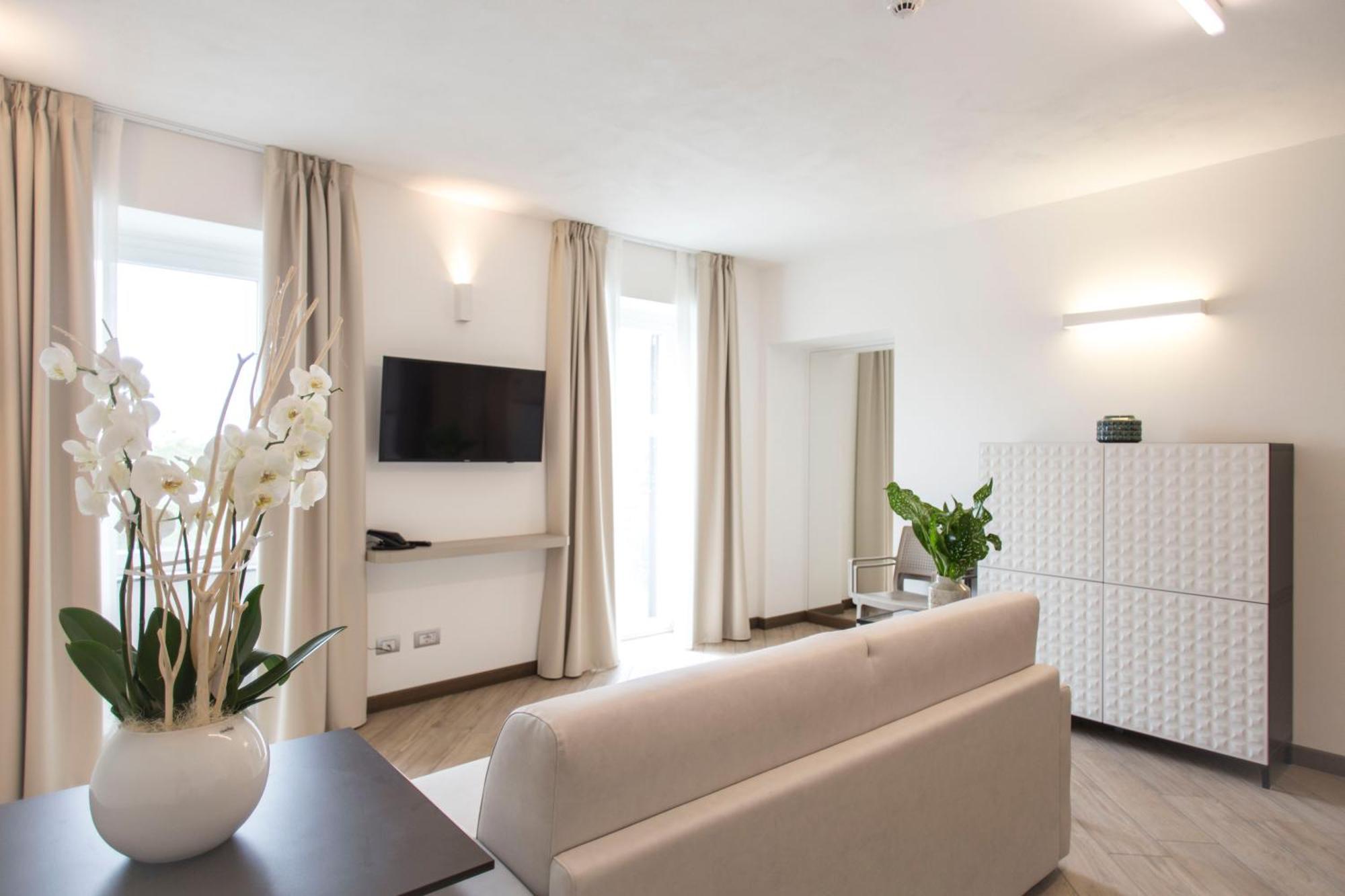 Hotel Ponti Angera Kültér fotó