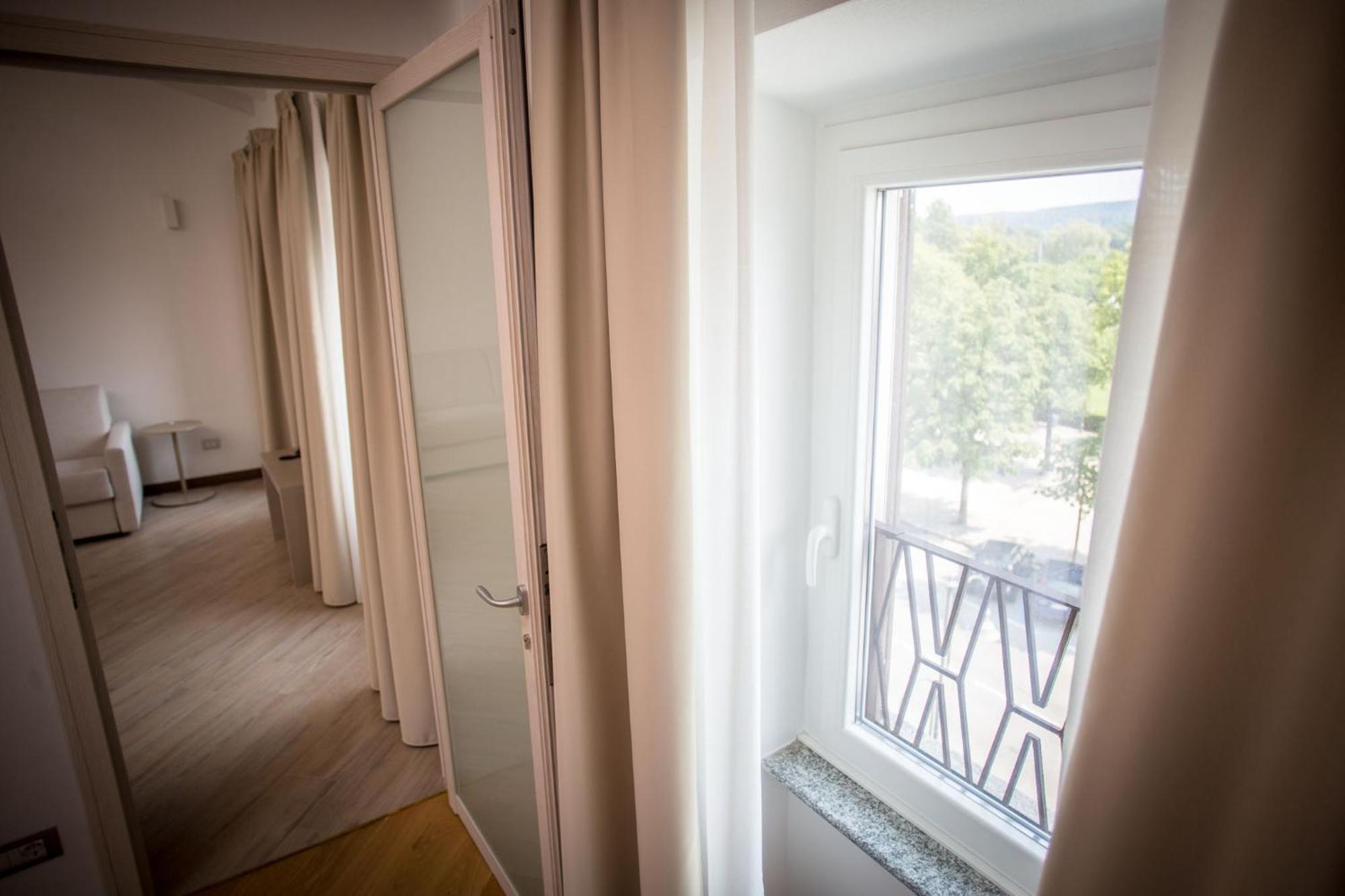 Hotel Ponti Angera Kültér fotó