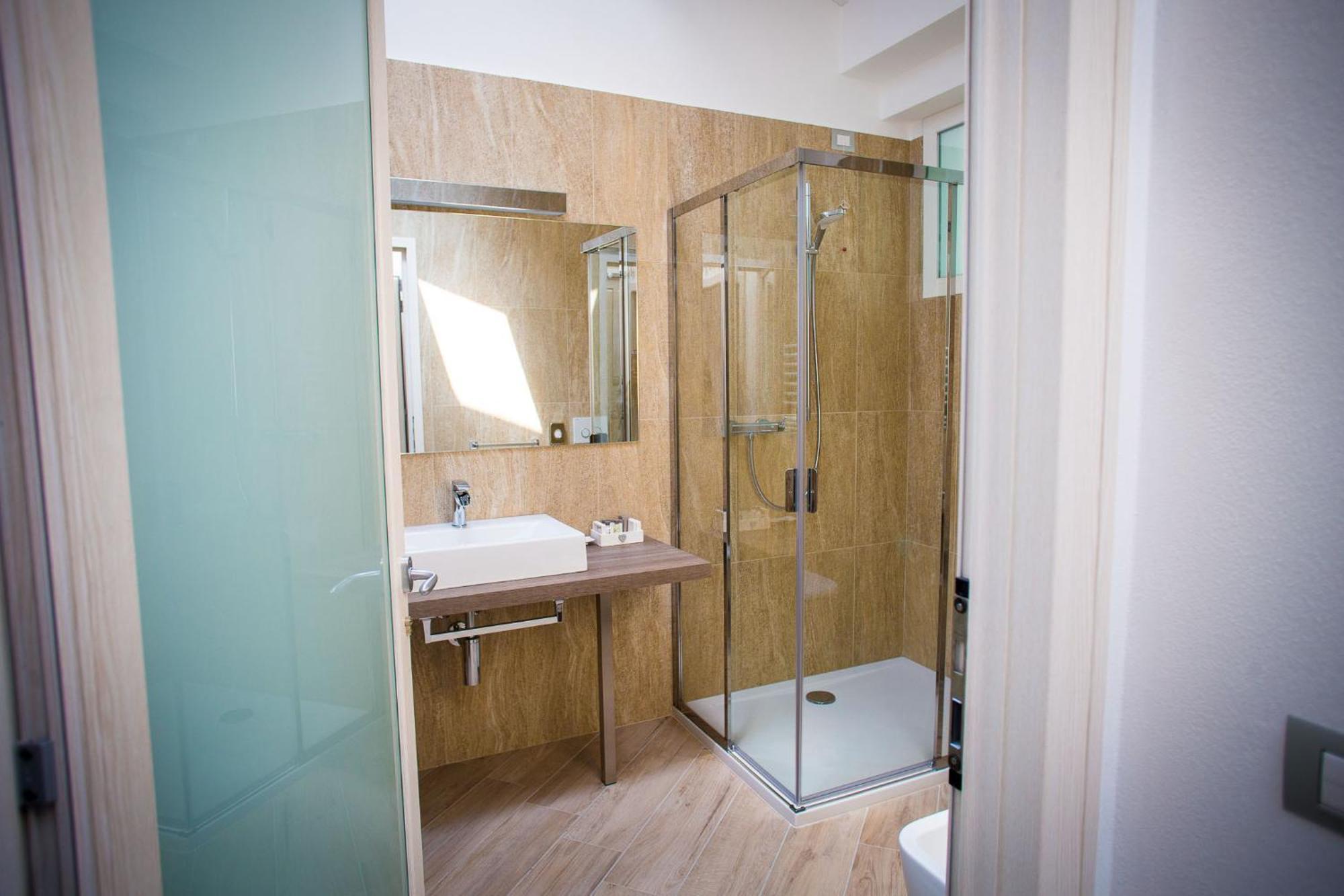 Hotel Ponti Angera Kültér fotó