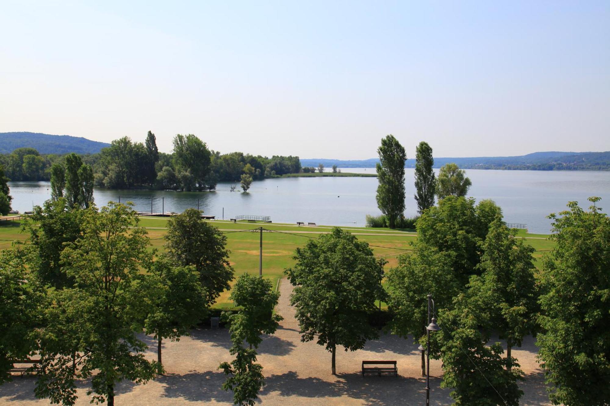 Hotel Ponti Angera Kültér fotó