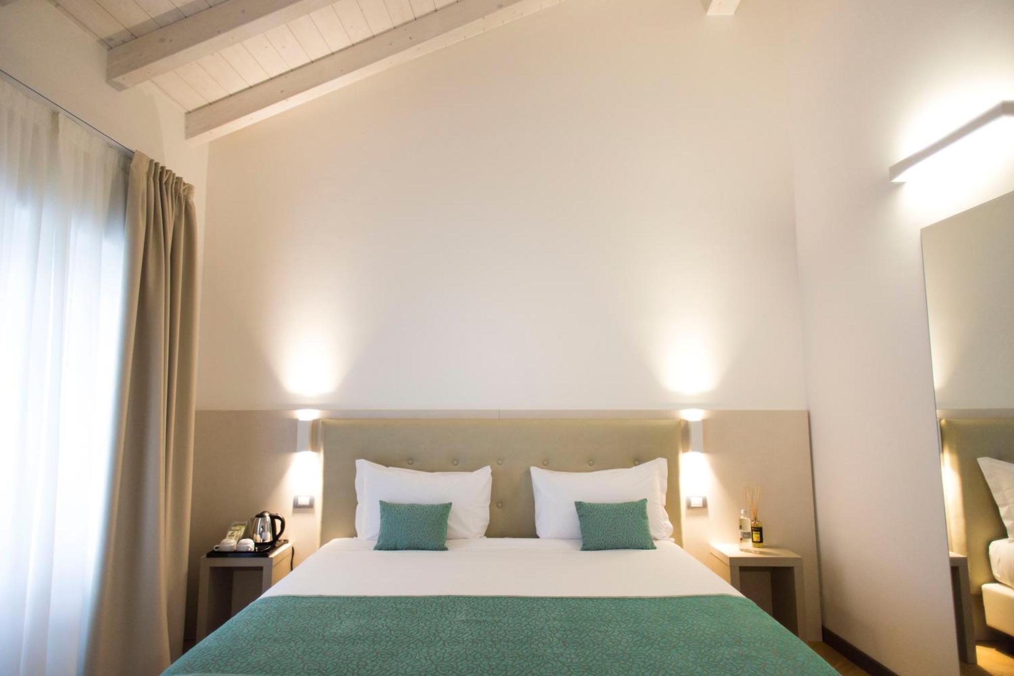 Hotel Ponti Angera Kültér fotó